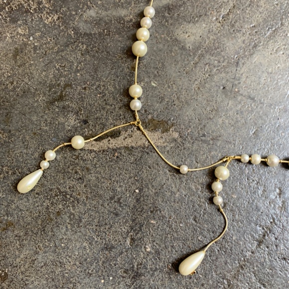 Vivienne Westwood Long High End Skattered Teardrop Pearl Necklace - Picture 5 of 10